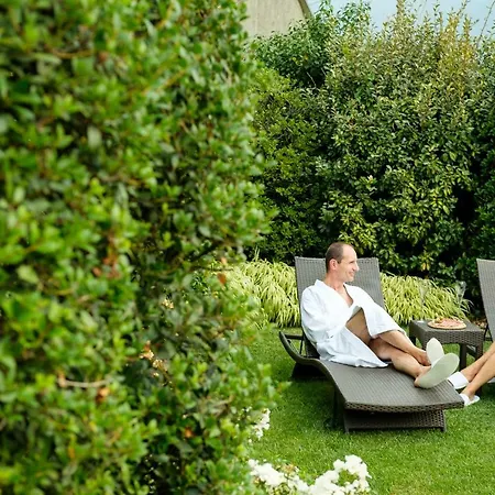 Отель Wine San Giacomo Activity & Wellness Падерно-дель-Граппа